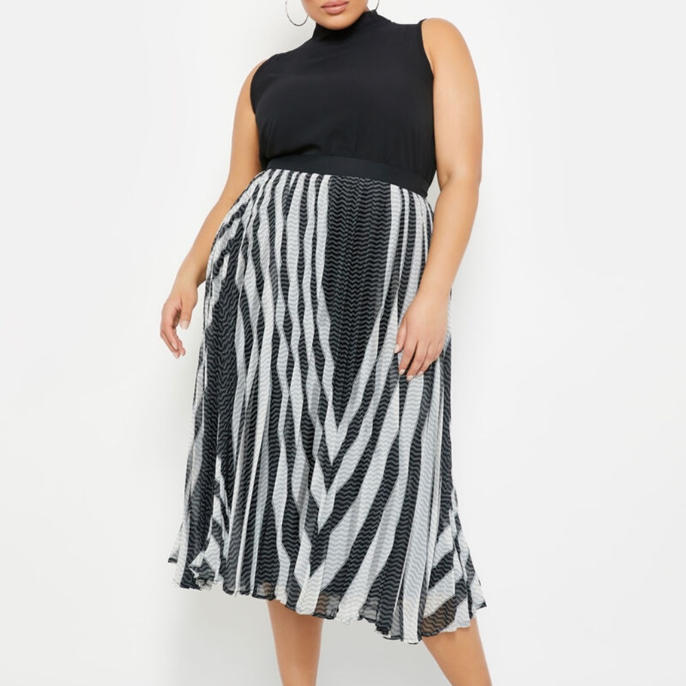3X (22/24) PLUS SIZE NWT Pleated Stripe Skirt